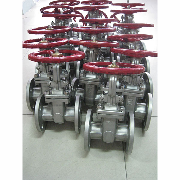 Manual valve at low temperature